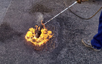 Treleddyd Fawr flat roofing repairs